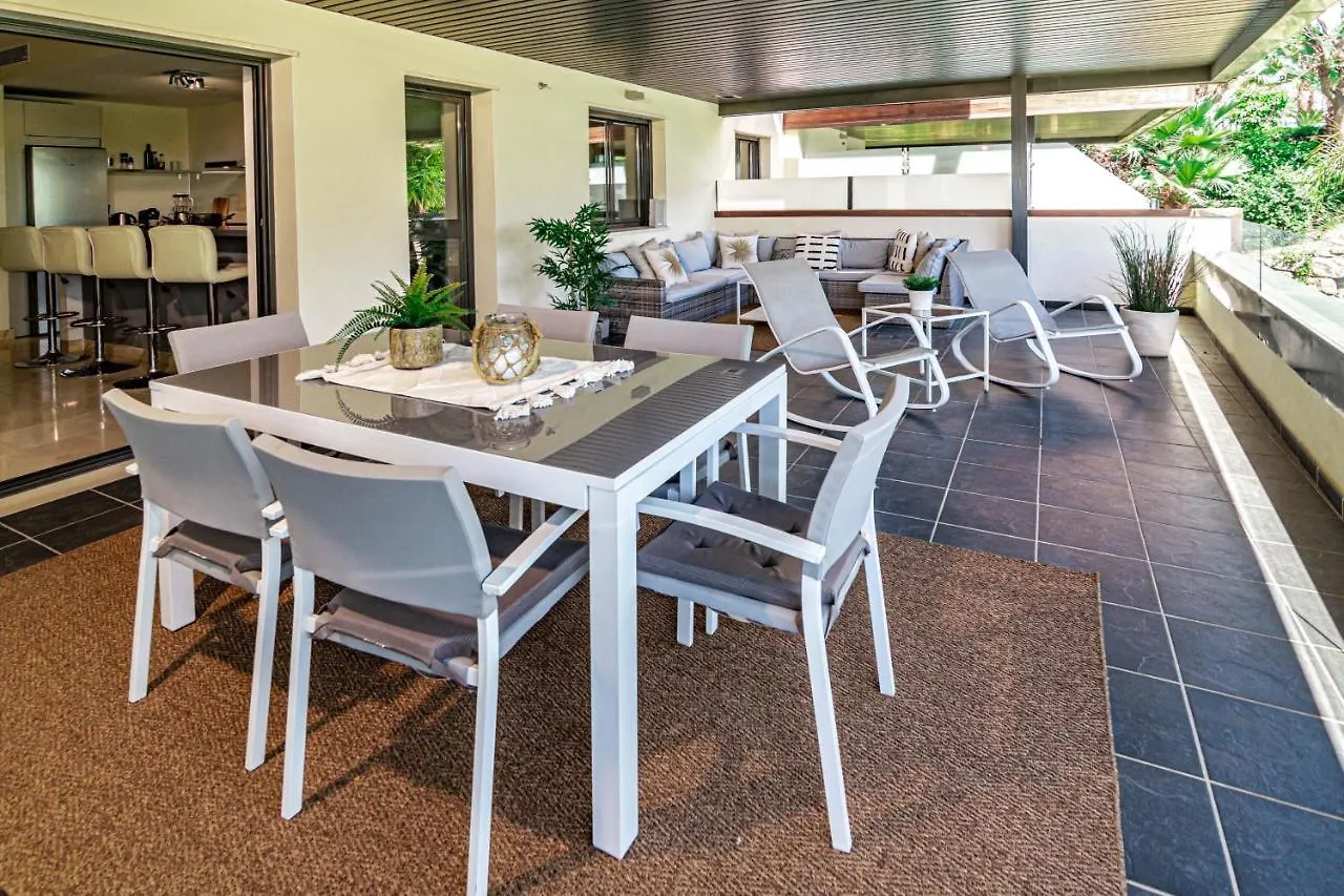H19 - Stunning 2 Bedroom Apartment By Roomservices