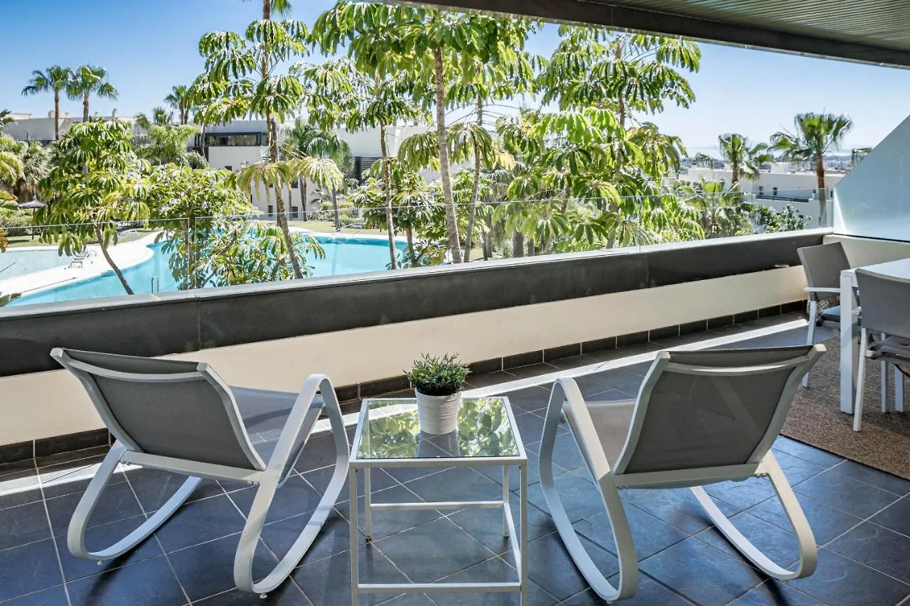H19 - Stunning 2 Bedroom Apartment By Roomservices