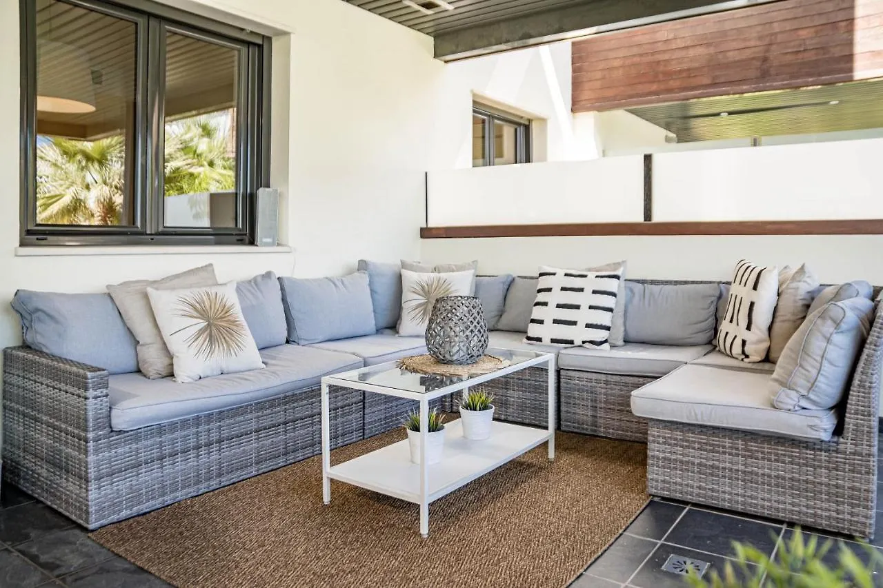 H19 - Stunning 2 Bedroom Apartment By Roomservices Spain