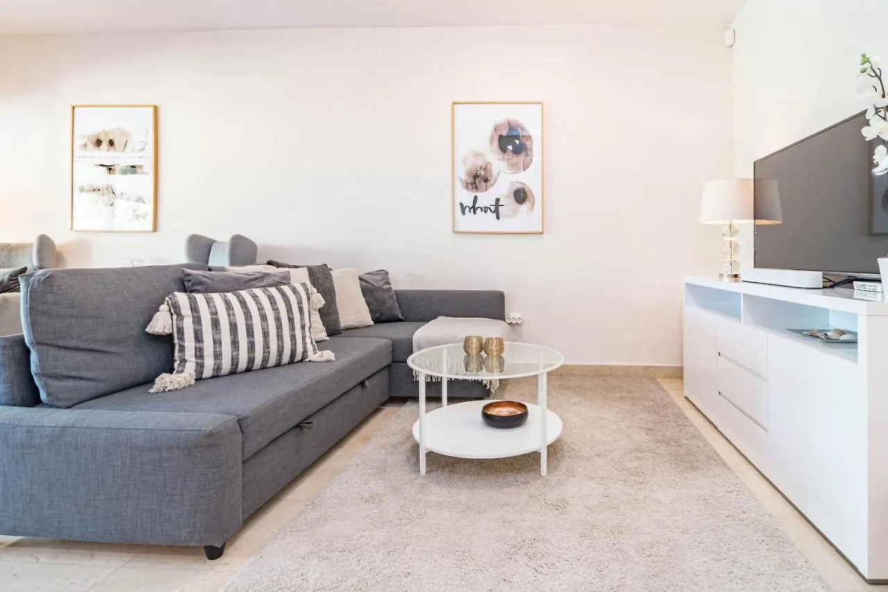 H19 - Stunning 2 Bedroom Apartment By Roomservices 0*, Estepona Spain