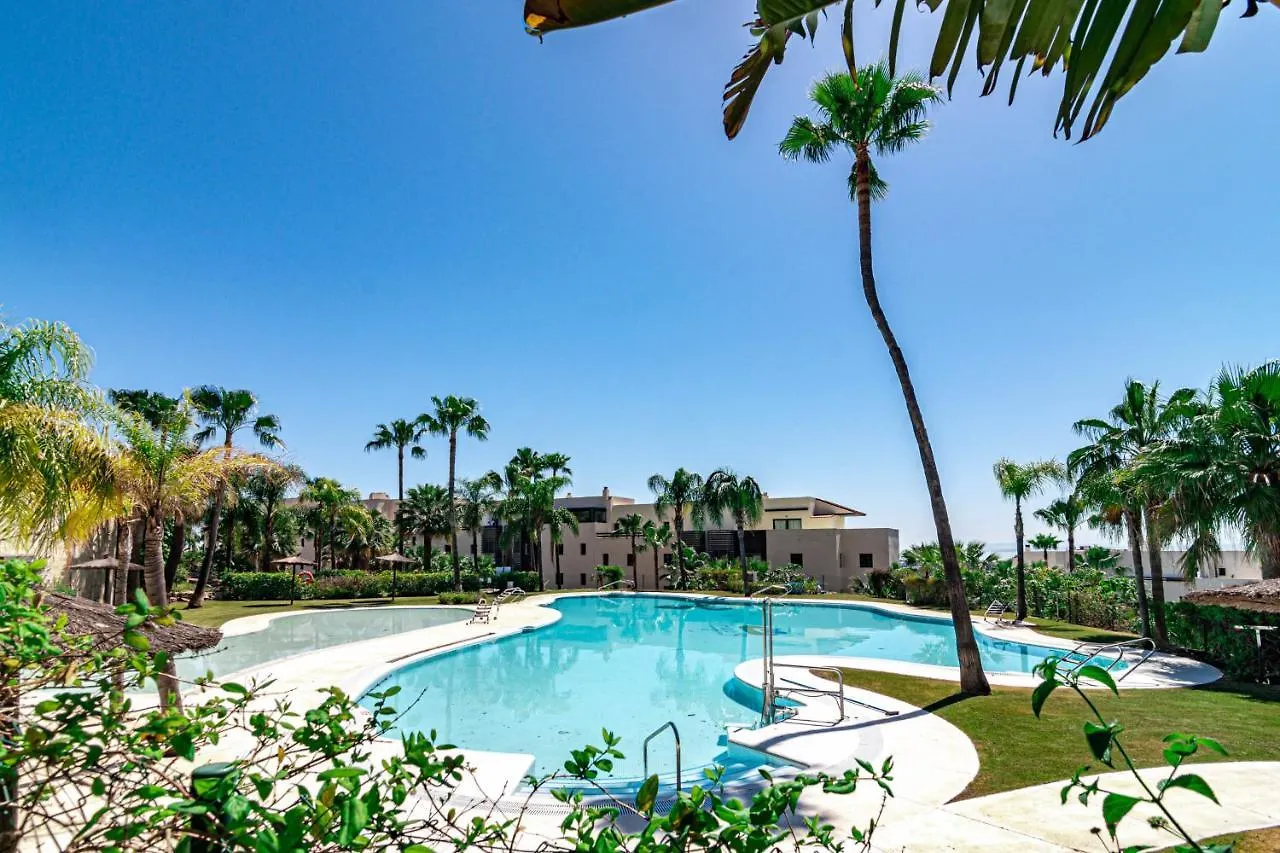 H19 - Stunning 2 Bedroom Apartment By Roomservices 0*, Estepona