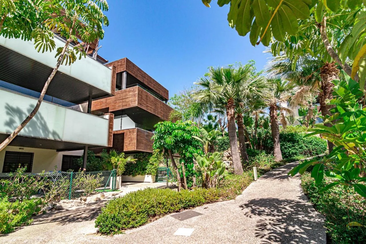 H19 - Stunning 2 Bedroom Apartment By Roomservices