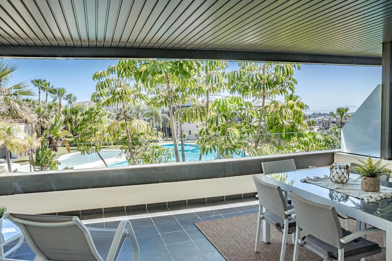 H19 - Stunning 2 Bedroom Apartment By Roomservices