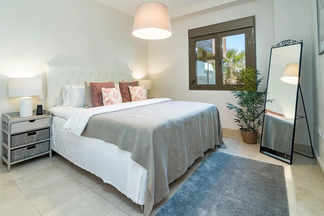 H19 - Stunning 2 Bedroom Apartment By Roomservices  אסטפונה